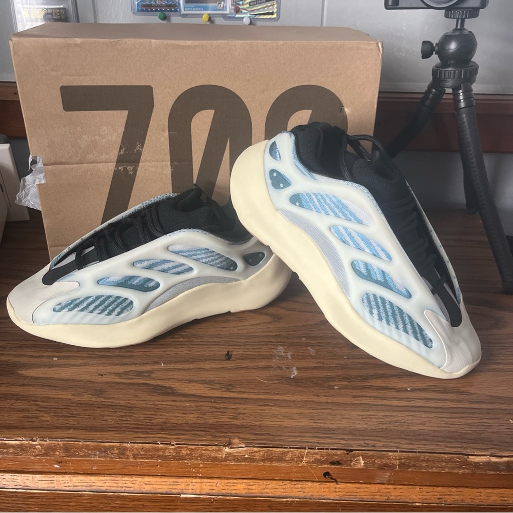 Yeezy 700 V3 Kyanite